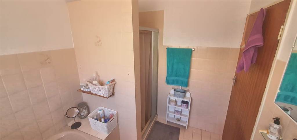 2 Bed Townhouse in Protea Park photo number 17
