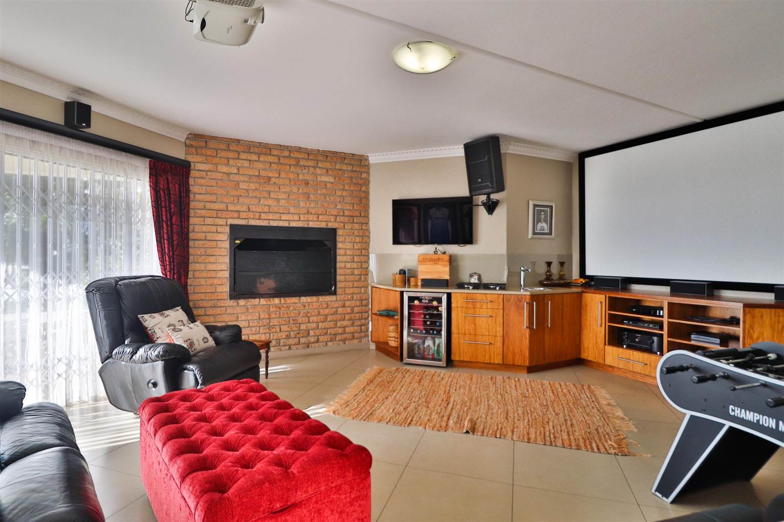 4 Bed House in Paarl Central West photo number 14