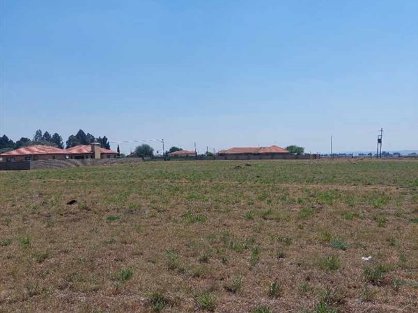 992 m² Land available in Riversdale