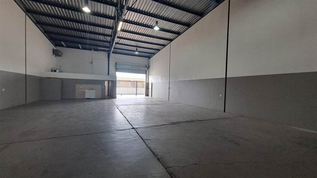 295  m² Industrial space in Silverton photo number 9