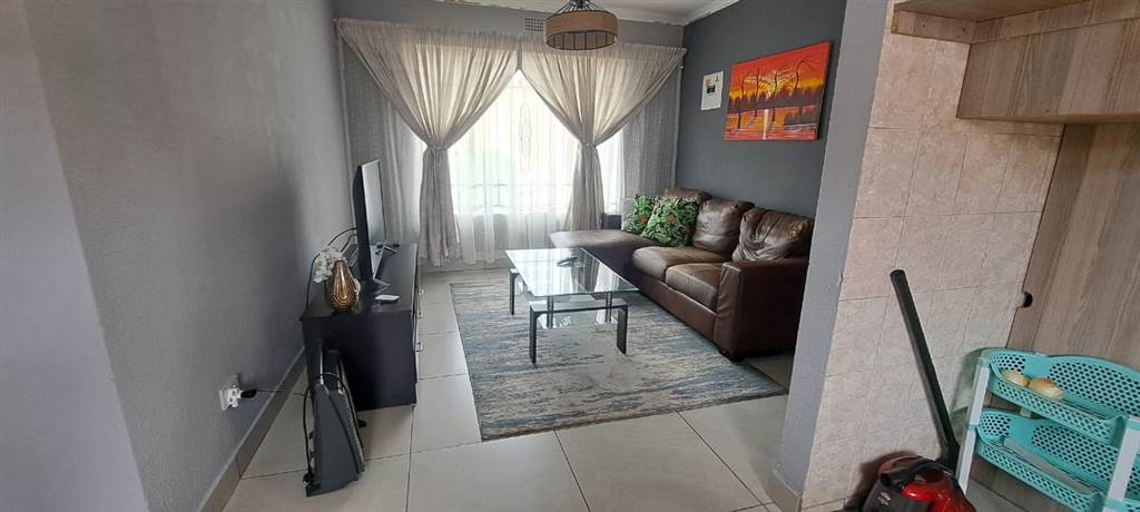 3 Bed Townhouse in Ormonde photo number 10