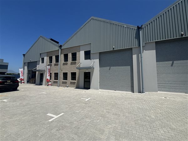 333  m² Industrial space