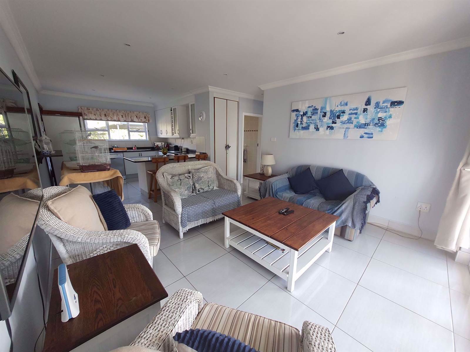 3 Bed Apartment in Melville photo number 3