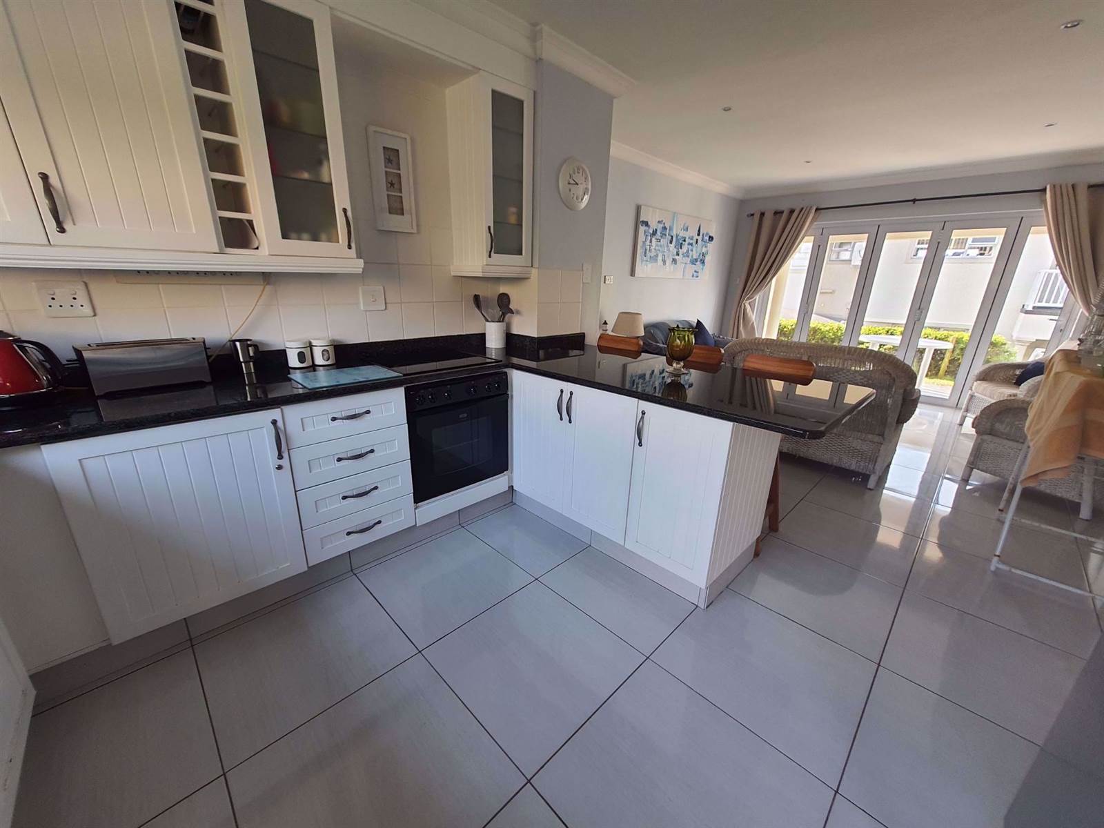 3 Bed Apartment in Melville photo number 6