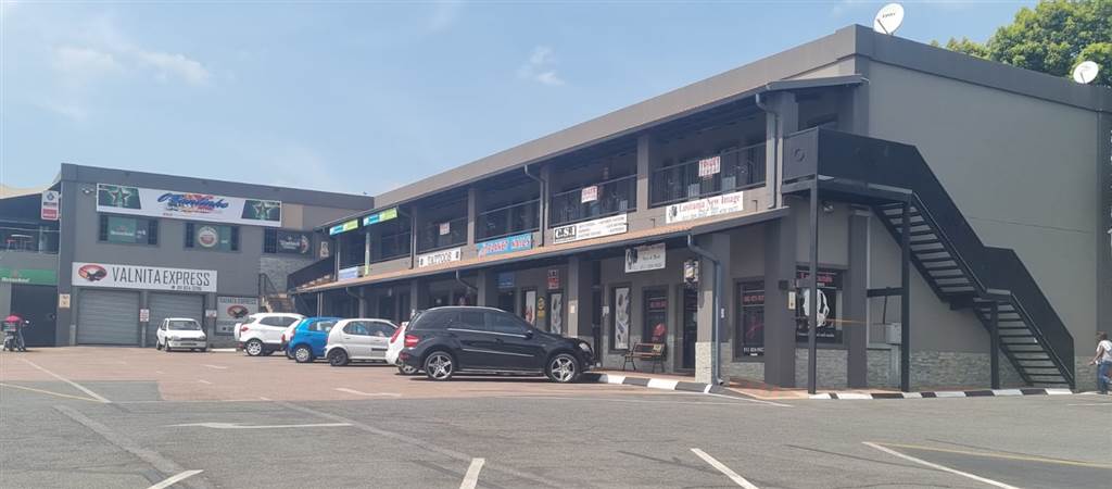 2713  m² Commercial space in Lambton photo number 3