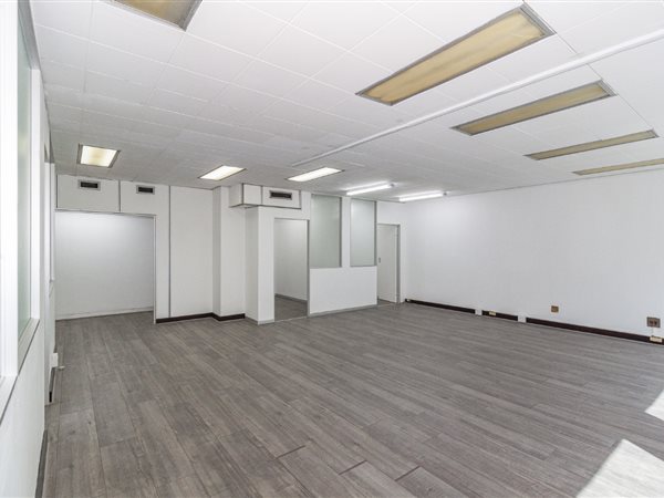 124  m² Commercial space