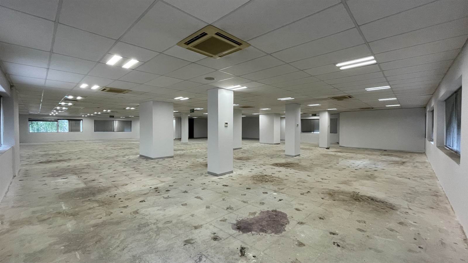 700  m² Commercial space in Woodmead photo number 13