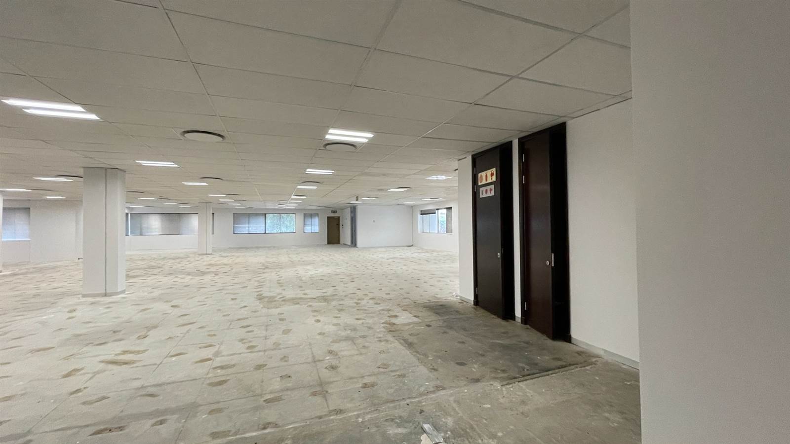 700  m² Commercial space in Woodmead photo number 6