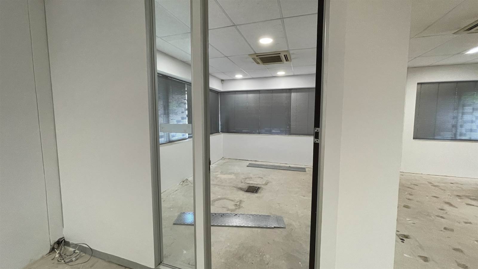 700  m² Commercial space in Woodmead photo number 15