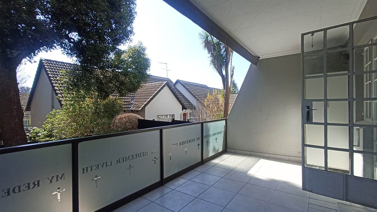 2 Bed Apartment in Corlett Gardens photo number 13