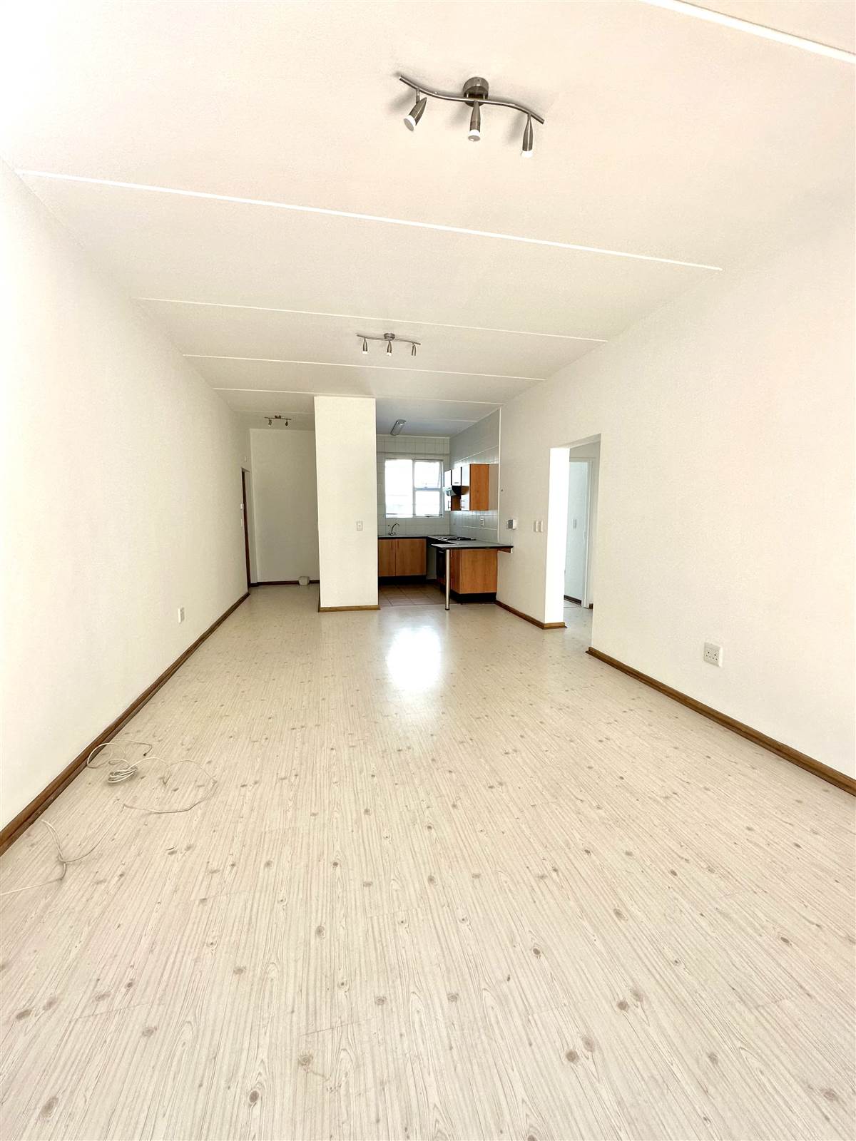 2 Bed Apartment in Bryanston East photo number 3