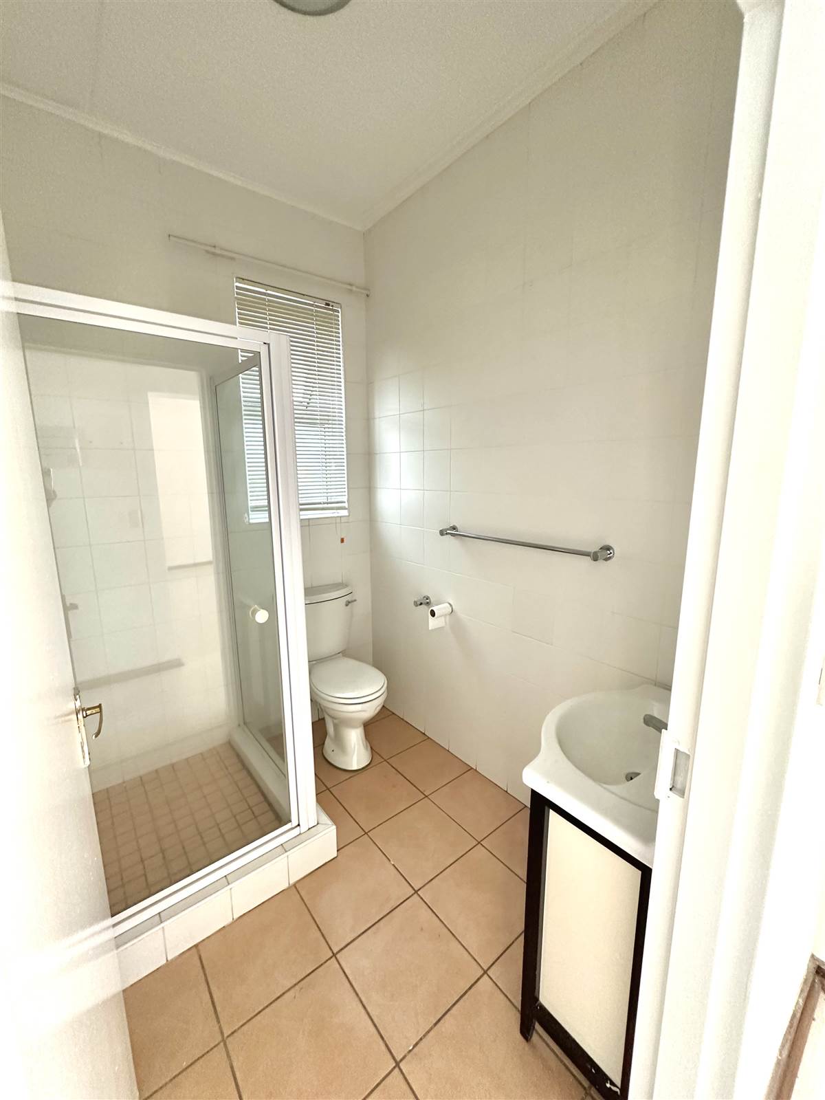 2 Bed Apartment in Bryanston East photo number 7
