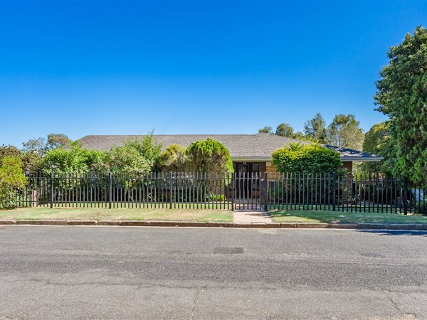 4 Bedroom House 4 Bedroom House