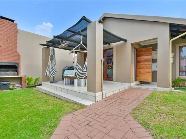 3 Bedroom Townhouse 3 Bedroom Townhouse