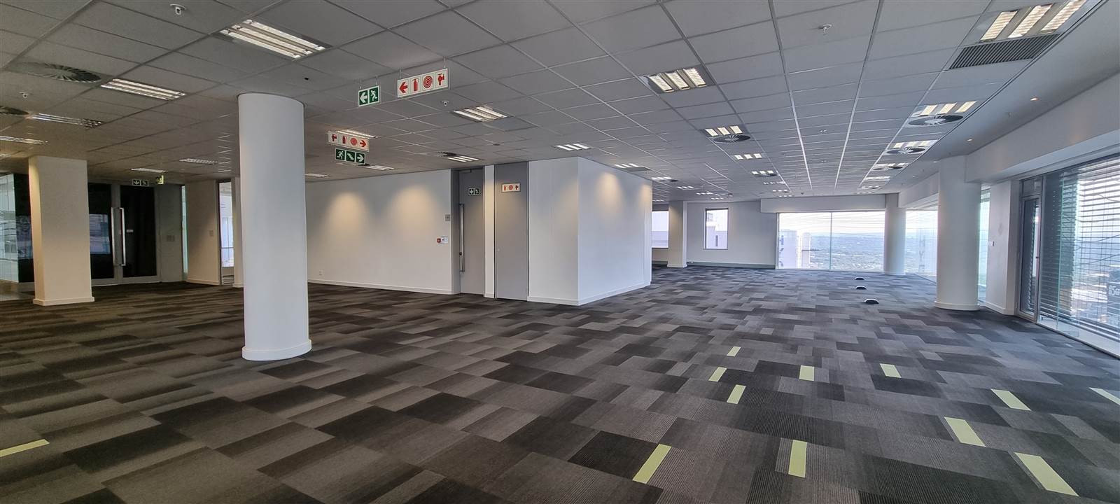 1500  m² Commercial space in Sandown photo number 18