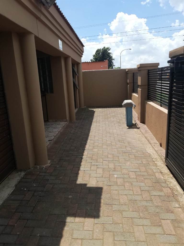 3 Bed House in Klipspruit photo number 1