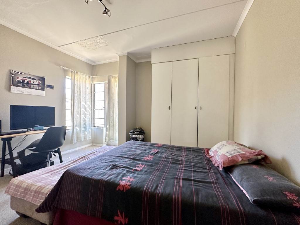 3 Bed Simplex in Douglasdale photo number 1
