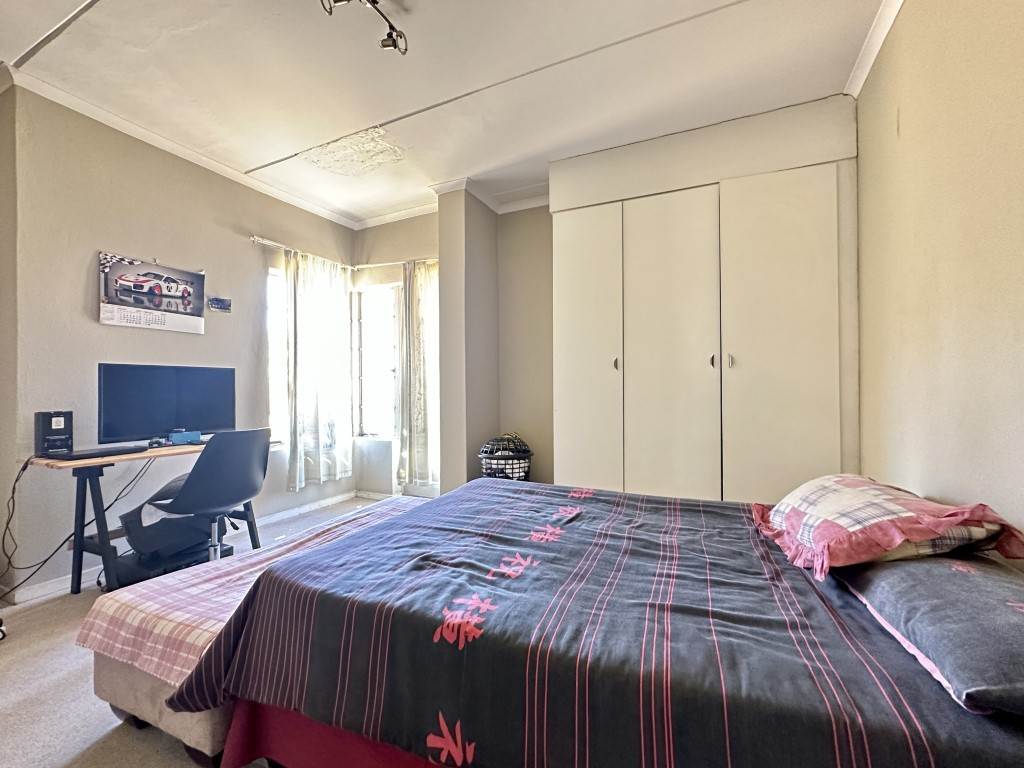 3 Bed Simplex in Douglasdale photo number 16