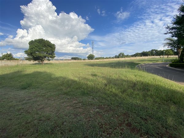 1005 m² Land available in Silverwoods Country Estate