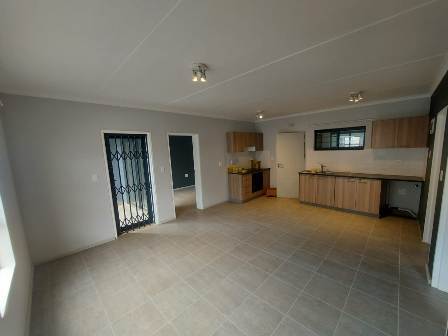 2 Bed Apartment in Athlone Park photo number 6