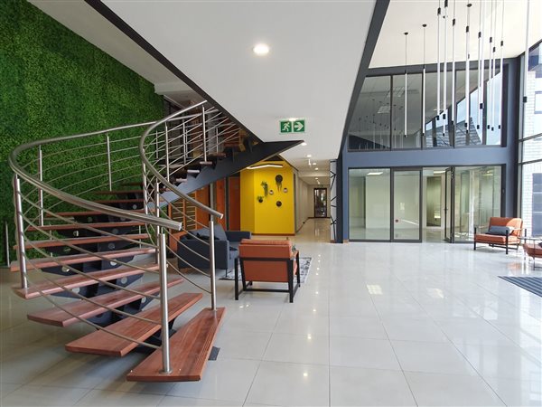 414  m² Commercial space in Bryanston