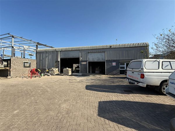 400 m² Industrial space 400 m² Industrial space