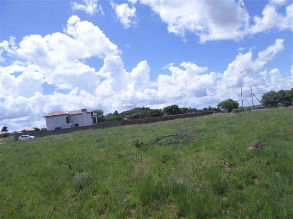 1 247 m² Land