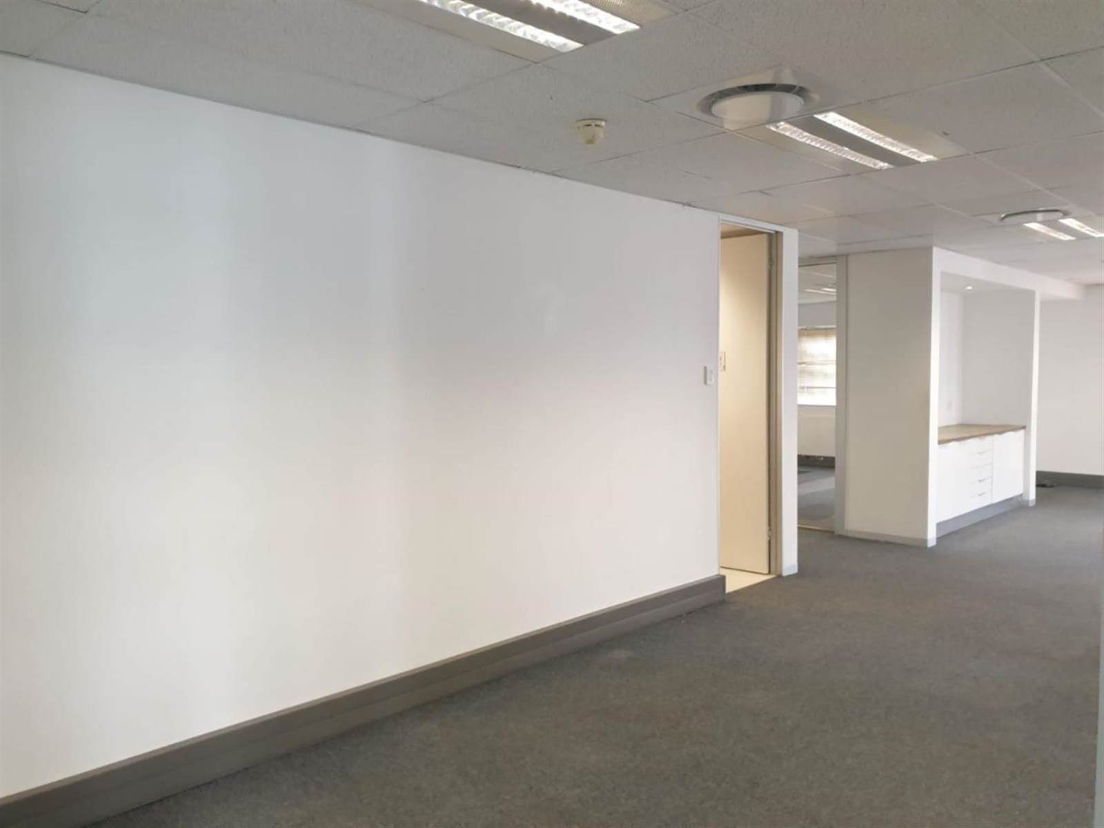 194  m² Commercial space in Rosebank photo number 2
