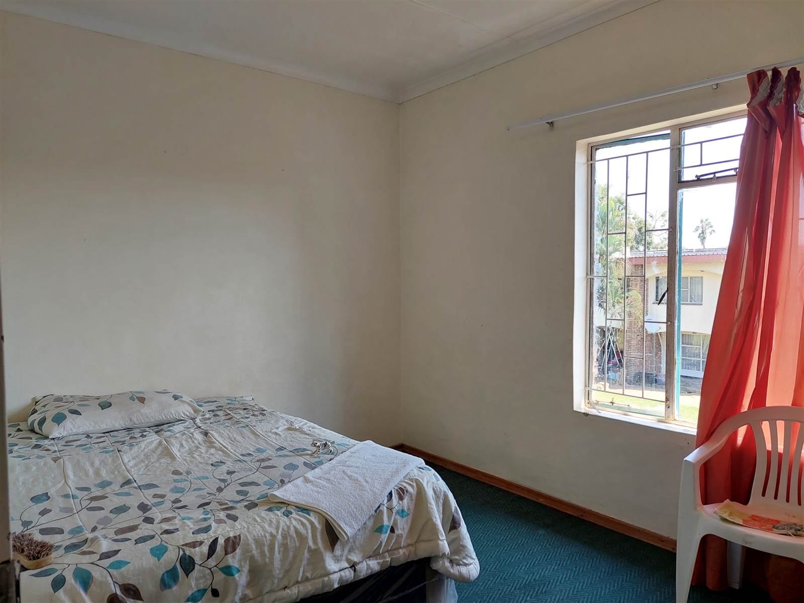 2 Bed Apartment in Sonheuwel photo number 9