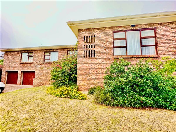 4 Bedroom House 4 Bedroom House
