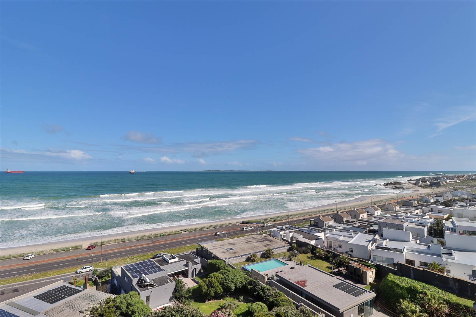 1 Bed Apartment in Bloubergstrand photo number 21