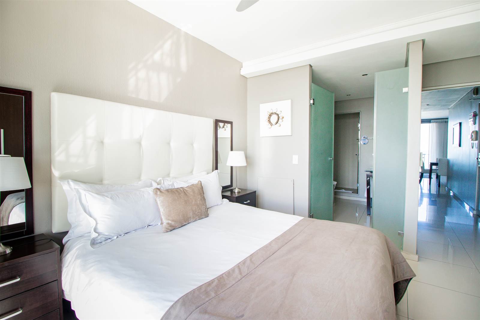1 Bed Apartment in Bloubergstrand photo number 14