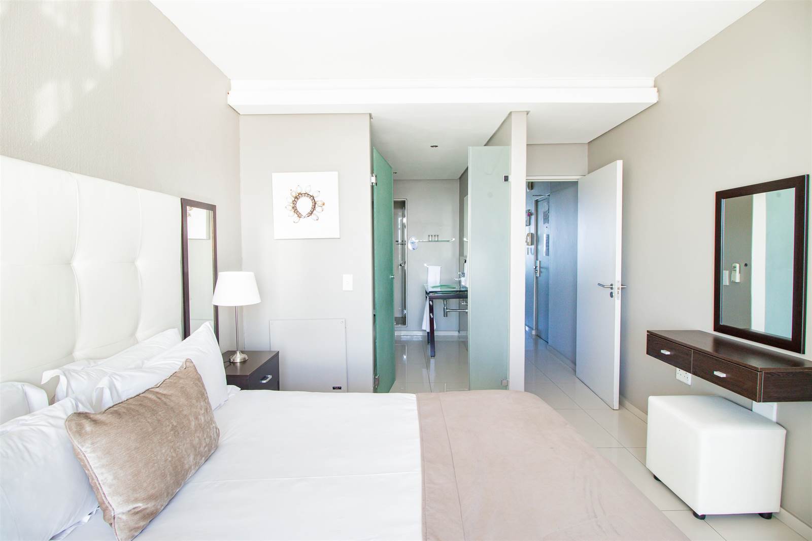 1 Bed Apartment in Bloubergstrand photo number 15