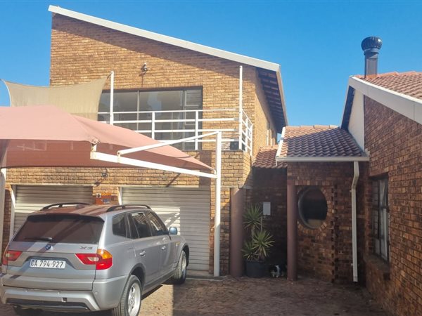 4 Bedroom House 4 Bedroom House
