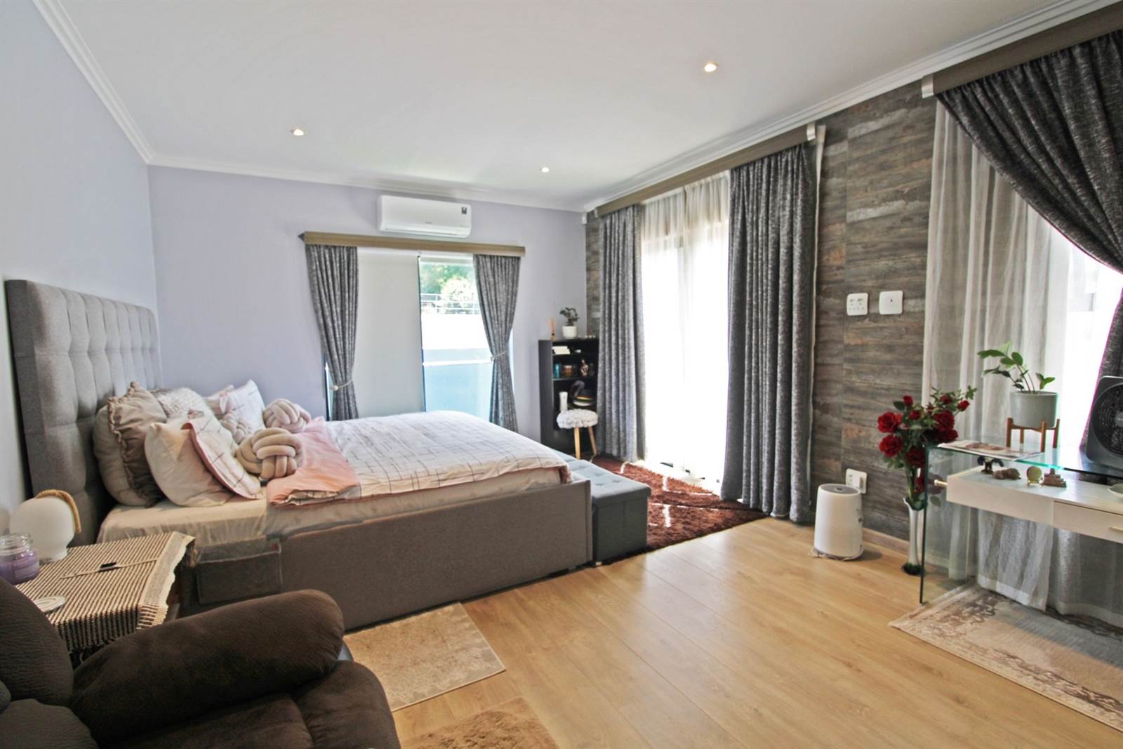 4 Bed Townhouse in Bryanston photo number 10