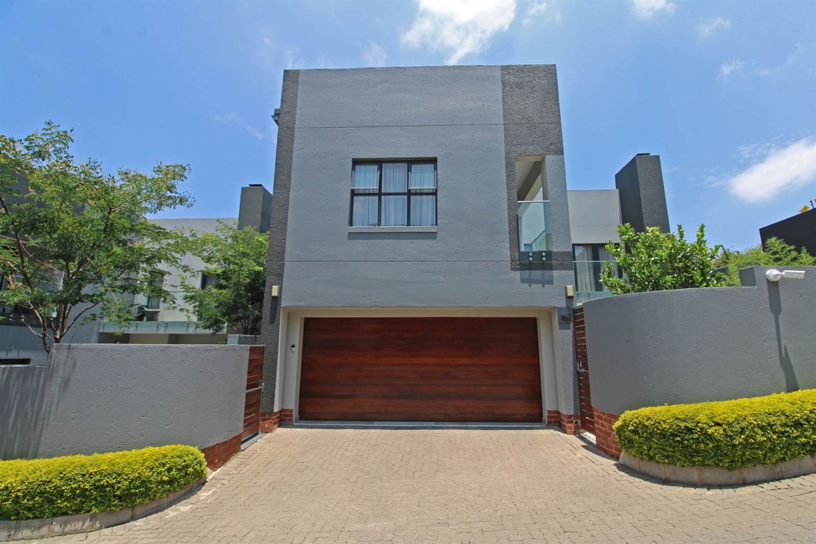 4 Bed Townhouse in Bryanston photo number 1