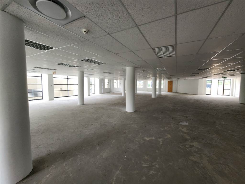 950  m² Commercial space in Brooklyn photo number 3