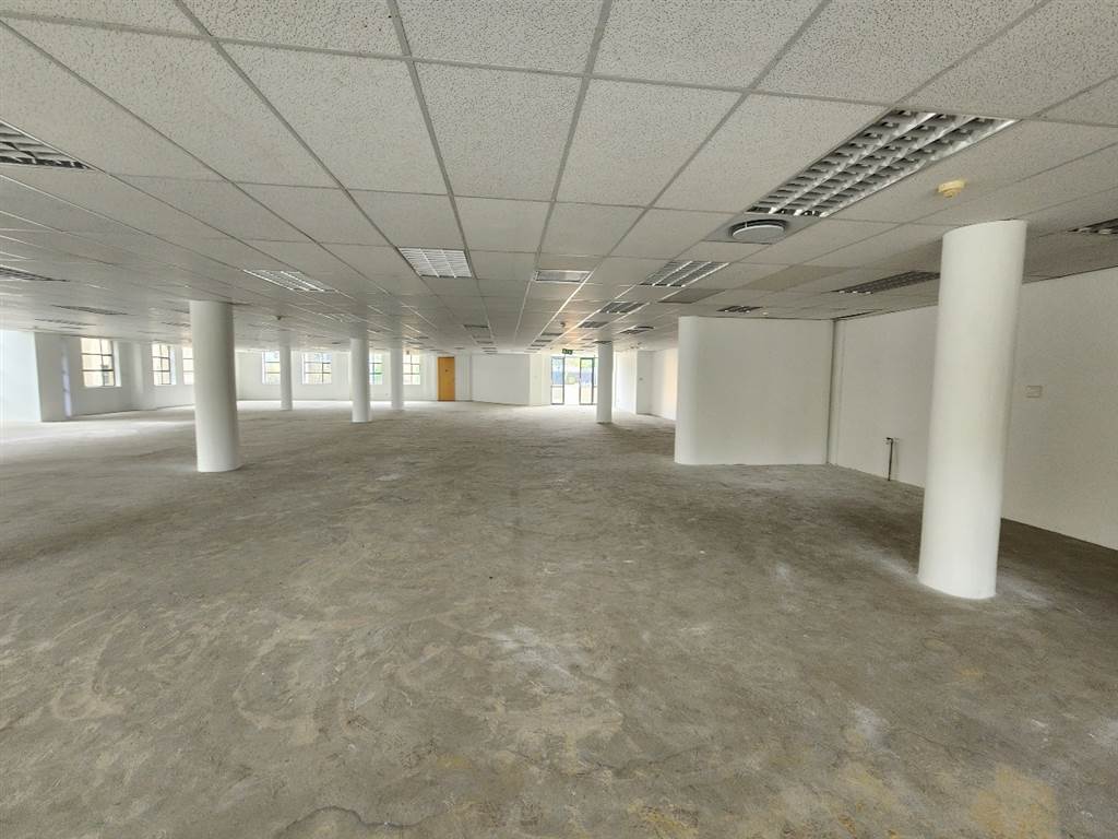 950  m² Commercial space in Brooklyn photo number 4