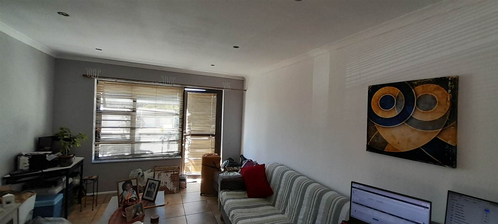 2 Bed Apartment in Parow Central photo number 10