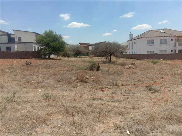 633 m² Land available in Bendor