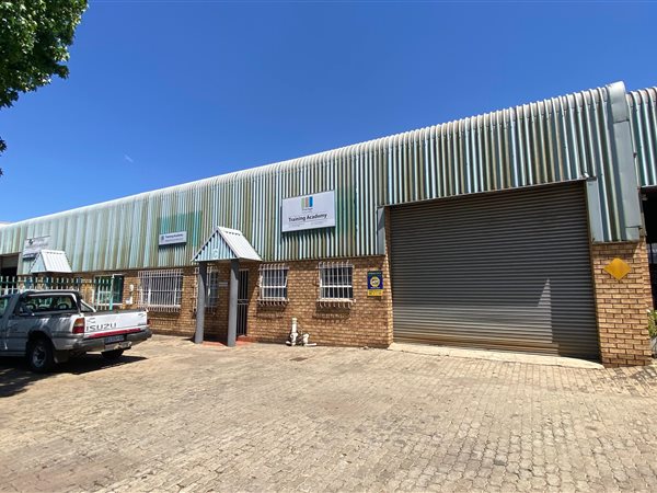 261  m² Industrial space