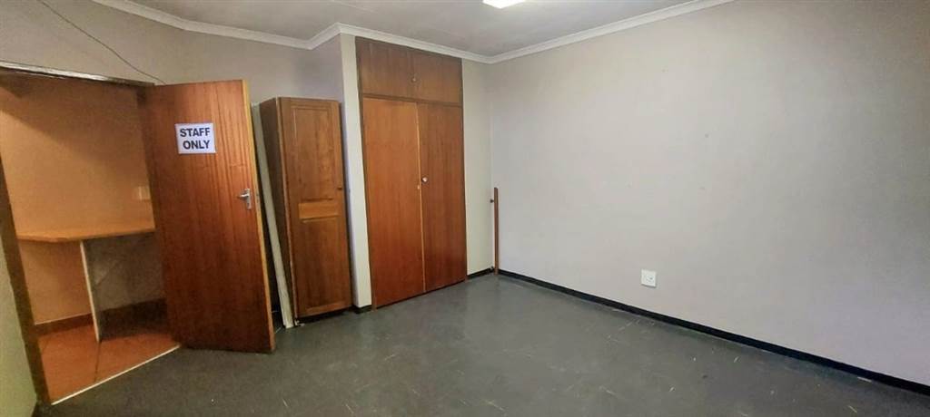 Commercial space in Sunward Park photo number 3