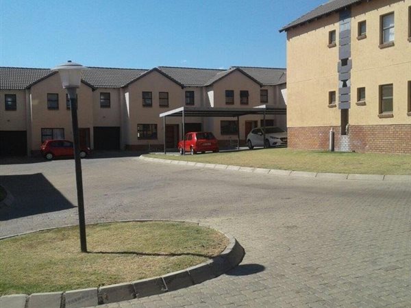 3 Bedroom Apartment 3 Bedroom Apartment