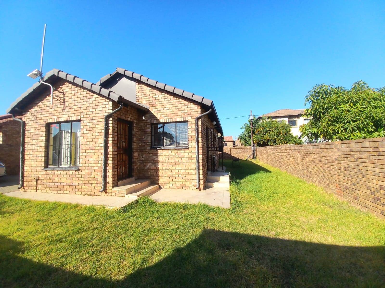 2 Bed House to rent in Philip Nel Park RR4120954 Private Property