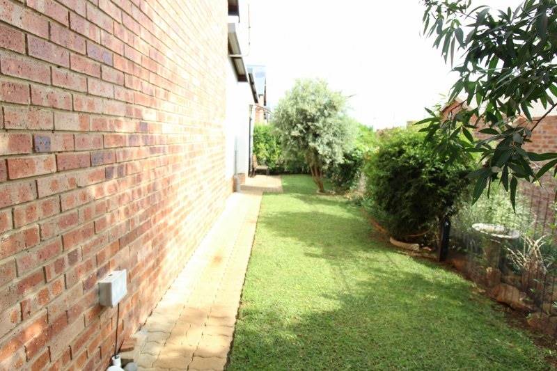 2 Bed Townhouse in De Land Estate photo number 20