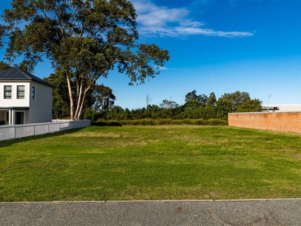 711 m² Land available in Kraaibosch