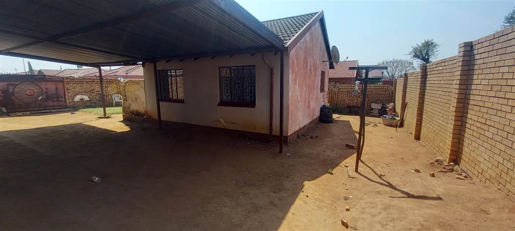 2 Bed House in Ga-rankuwa photo number 8