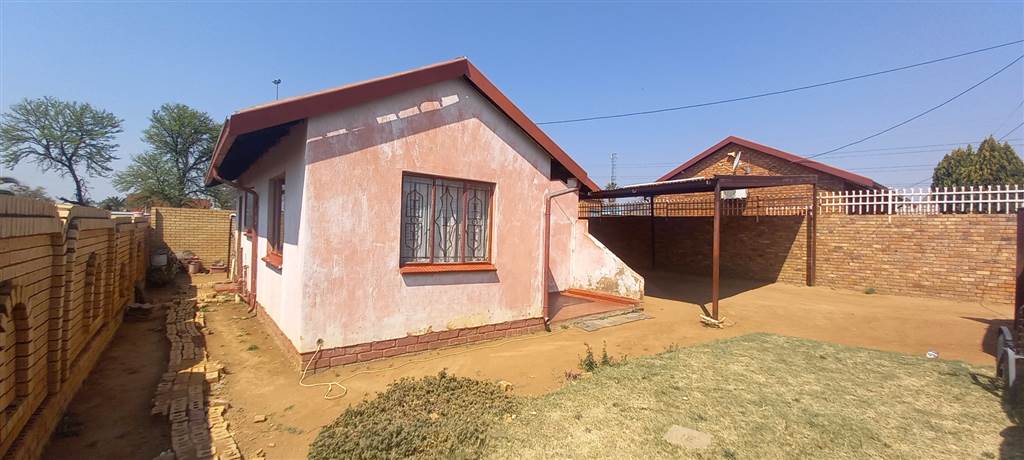 2 Bed House in Ga-rankuwa photo number 10