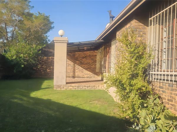 3 Bedroom Townhouse 3 Bedroom Townhouse