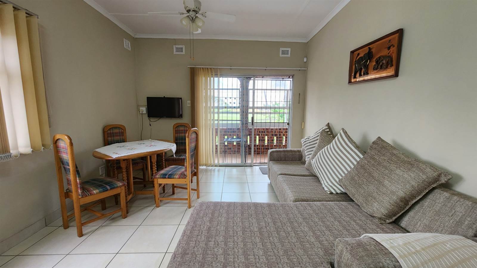 8 Bed House in Port Shepstone photo number 4